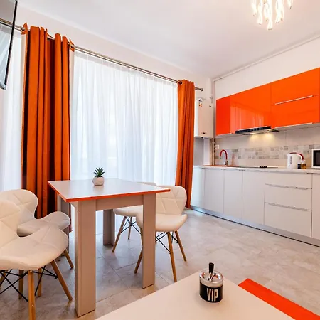 Orange Near Hanul Cu Peste