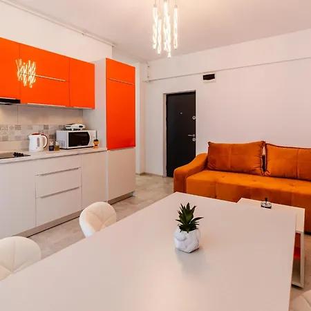 Orange Near Hanul Cu Peste Apartament